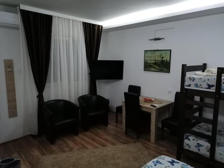 Prenociste Day Holiday Szendrő Kültér fotó