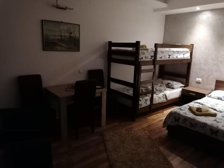 Prenociste Day Holiday Szendrő Kültér fotó