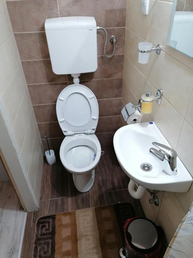 Prenociste Day Holiday Szendrő Kültér fotó