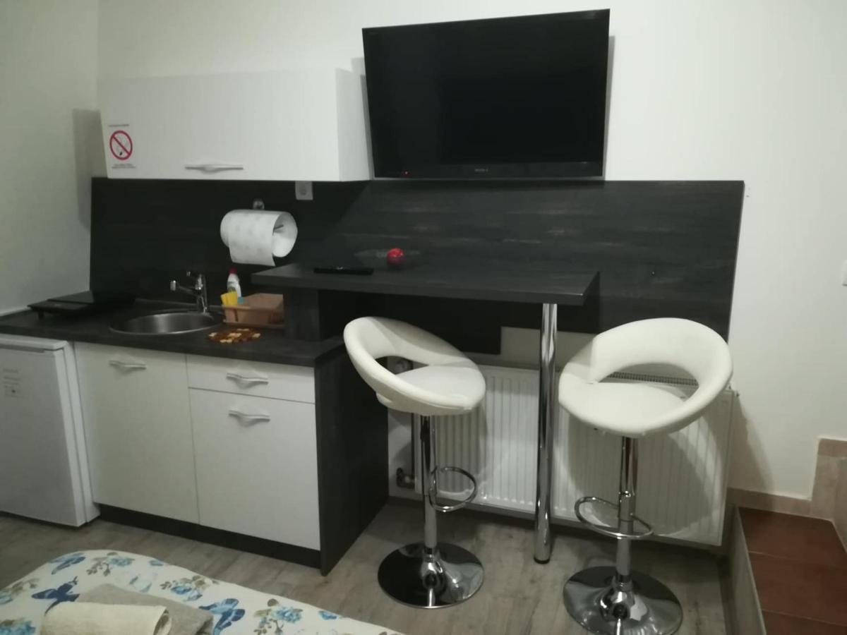 Prenociste Day Holiday Szendrő Kültér fotó